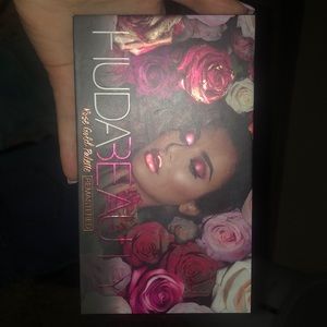 HUDA BEAUTY ROSE GOLD PALLET (REMASTERED)